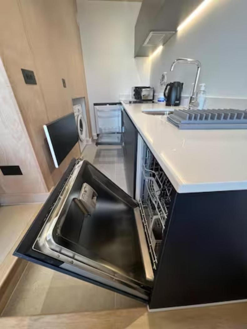 Two Bedrooms Exquisite En-Suite Apartment Deansgate 맨체스터 외부 사진